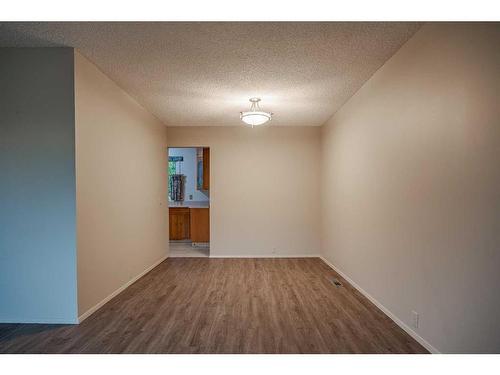 5524 Dalhart Hill Nw, Calgary, AB - Indoor Photo Showing Other Room