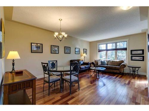 446 18 Avenue Ne, Calgary, AB - Indoor