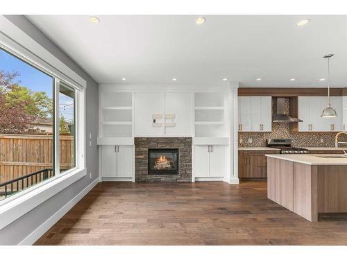 414 23 Avenue Nw, Calgary, AB - Indoor With Fireplace