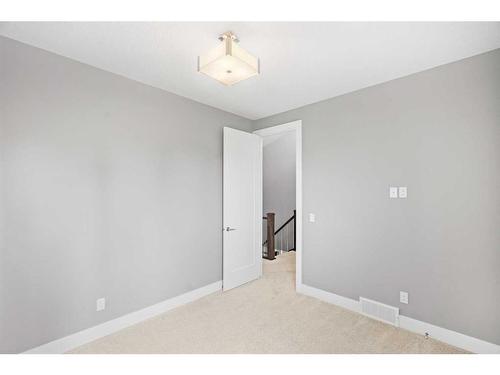 414 23 Avenue Nw, Calgary, AB - Indoor Photo Showing Other Room