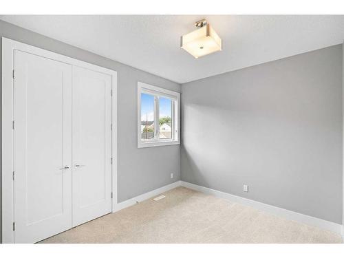 414 23 Avenue Nw, Calgary, AB - Indoor Photo Showing Other Room