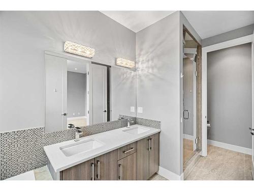 414 23 Avenue Nw, Calgary, AB - Indoor Photo Showing Bathroom