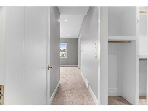 414 23 Avenue Nw, Calgary, AB - Indoor Photo Showing Other Room