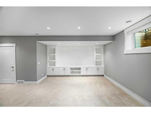 414 23 Avenue Nw, Calgary, AB - Indoor Photo Showing Other Room