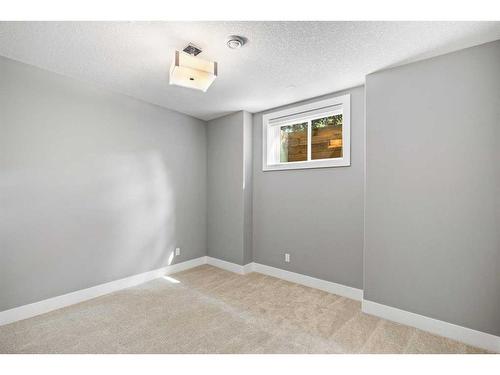 414 23 Avenue Nw, Calgary, AB - Indoor Photo Showing Other Room