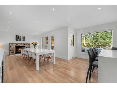 127 Edgewood Drive Nw, Calgary, AB - Indoor Photo Showing Dining Room