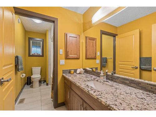 652 Quarry Way Se, Calgary, AB - Indoor Photo Showing Bathroom