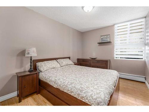 704-1240 12 Avenue Sw, Calgary, AB - Indoor Photo Showing Bedroom