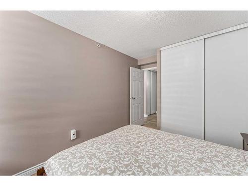 704-1240 12 Avenue Sw, Calgary, AB - Indoor Photo Showing Bedroom