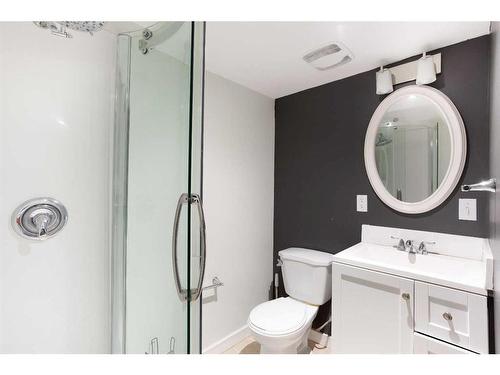 142 Bridleridge Circle Sw, Calgary, AB - Indoor Photo Showing Bathroom