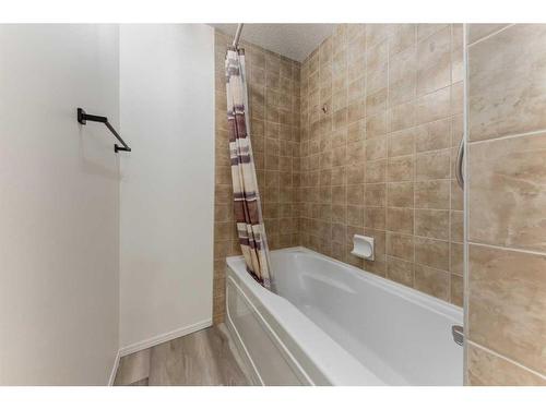 7642 24 Street Se, Calgary, AB - Indoor Photo Showing Bathroom