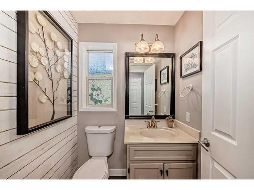 128 Somercrest Manor Sw, Calgary, AB - Indoor Photo Showing Bathroom