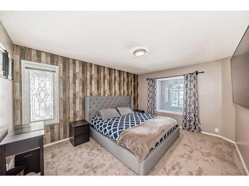 128 Somercrest Manor Sw, Calgary, AB - Indoor Photo Showing Bedroom