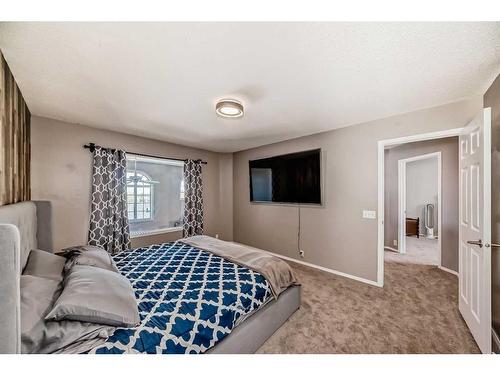 128 Somercrest Manor Sw, Calgary, AB - Indoor Photo Showing Bedroom