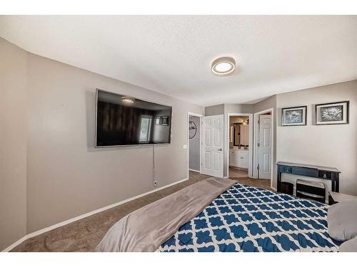 128 Somercrest Manor Sw, Calgary, AB - Indoor Photo Showing Bedroom