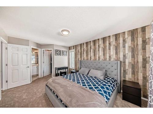 128 Somercrest Manor Sw, Calgary, AB - Indoor Photo Showing Bedroom