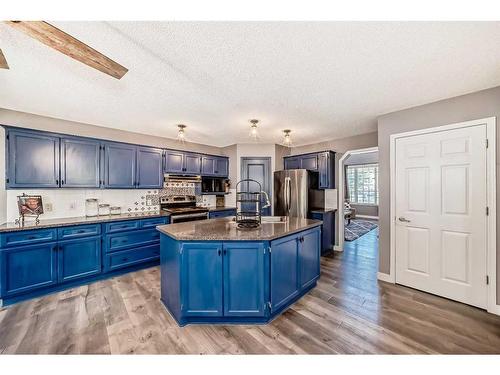 128 Somercrest Manor Sw, Calgary, AB - Indoor Photo Showing Kitchen With Double Sink