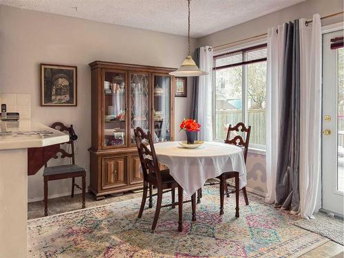 206 Harvest Creek Close Ne, Calgary, AB - Indoor Photo Showing Dining Room