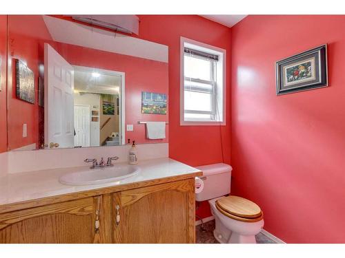 206 Harvest Creek Close Ne, Calgary, AB - Indoor Photo Showing Bathroom