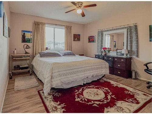 206 Harvest Creek Close Ne, Calgary, AB - Indoor Photo Showing Bedroom