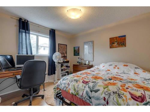 206 Harvest Creek Close Ne, Calgary, AB - Indoor Photo Showing Bedroom