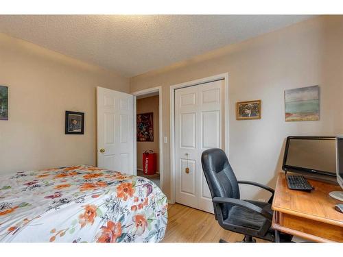 206 Harvest Creek Close Ne, Calgary, AB - Indoor Photo Showing Bedroom