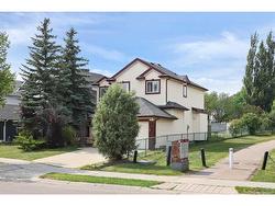 899 Somerset Drive SW Calgary, AB T2Y 3P5