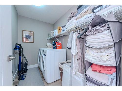 271 Belvedere Drive Se, Calgary, AB - Indoor Photo Showing Laundry Room