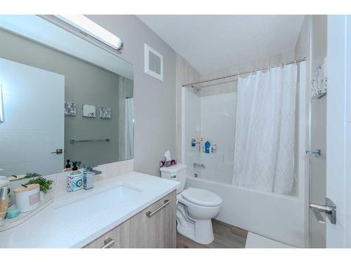 271 Belvedere Drive Se, Calgary, AB - Indoor Photo Showing Bathroom