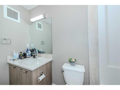 271 Belvedere Drive Se, Calgary, AB - Indoor Photo Showing Bathroom