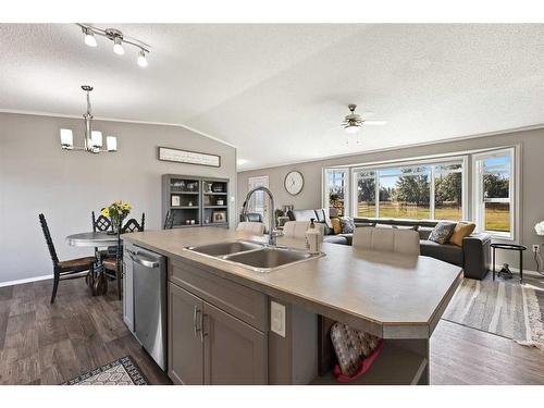 154034 Township Road 190, Rural Newell, County Of, AB - Indoor Photo Showing Kitchen With Double Sink