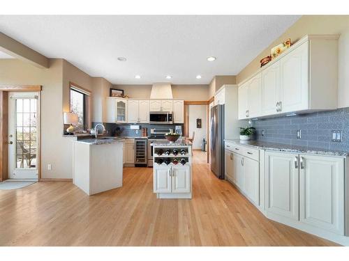 88 Citadel Green Nw, Calgary, AB - Indoor Photo Showing Kitchen