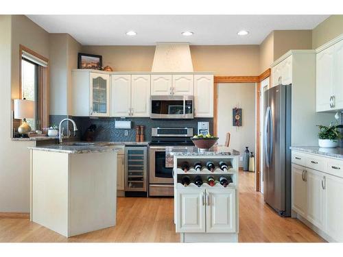 88 Citadel Green Nw, Calgary, AB - Indoor Photo Showing Kitchen