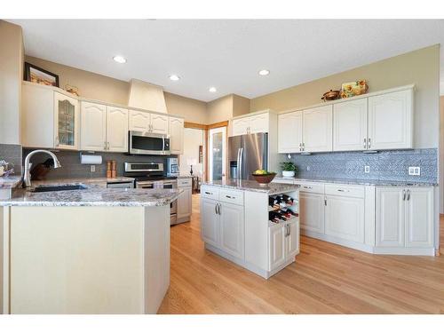 88 Citadel Green Nw, Calgary, AB - Indoor Photo Showing Kitchen With Upgraded Kitchen