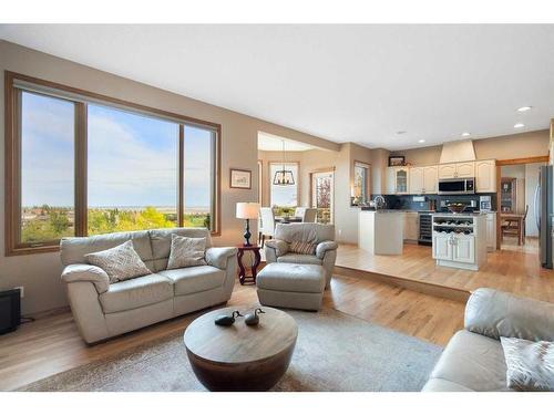 88 Citadel Green Nw, Calgary, AB - Indoor Photo Showing Living Room