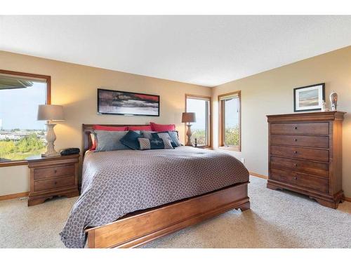 88 Citadel Green Nw, Calgary, AB - Indoor Photo Showing Bedroom