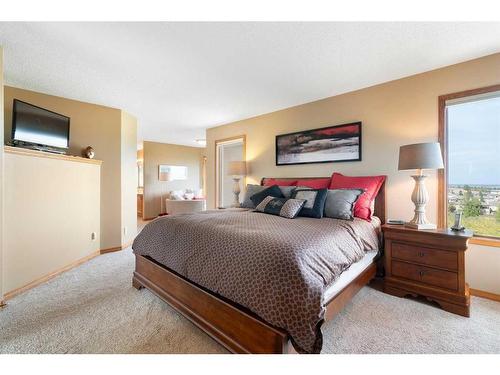 88 Citadel Green Nw, Calgary, AB - Indoor Photo Showing Bedroom