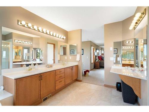 88 Citadel Green Nw, Calgary, AB - Indoor Photo Showing Bathroom