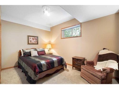 88 Citadel Green Nw, Calgary, AB - Indoor Photo Showing Bedroom