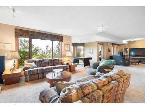 88 Citadel Green Nw, Calgary, AB - Indoor Photo Showing Living Room