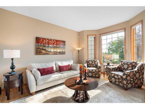 88 Citadel Green Nw, Calgary, AB - Indoor Photo Showing Living Room