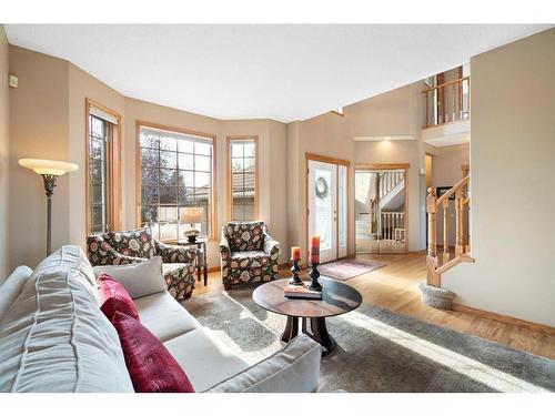 88 Citadel Green Nw, Calgary, AB - Indoor Photo Showing Living Room