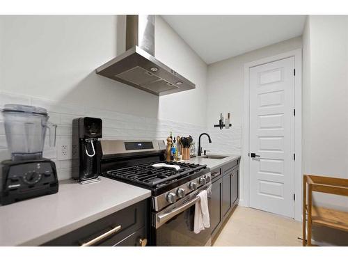 40 South Shore Manor, Chestermere, AB - Indoor Photo Showing Kitchen