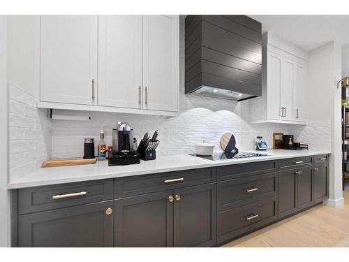 40 South Shore Manor, Chestermere, AB - Indoor Photo Showing Kitchen