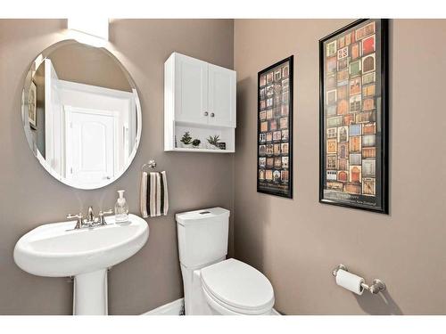 62 Crystal Green Way, Okotoks, AB - Indoor Photo Showing Bathroom