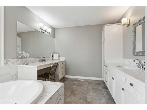 94 Auburn Springs Park Se, Calgary, AB - Indoor Photo Showing Bathroom