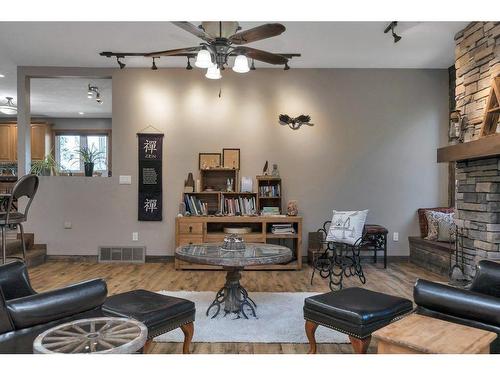 465076 Rge Rd 240, Rural Wetaskiwin No. 10, County Of, AB - Indoor Photo Showing Living Room With Fireplace