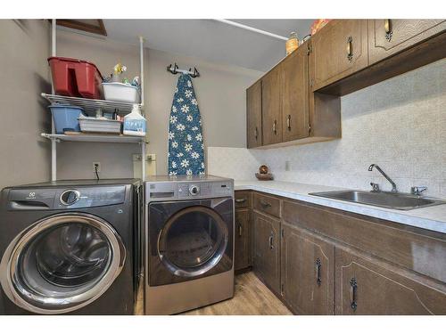 465076 Rge Rd 240, Rural Wetaskiwin No. 10, County Of, AB - Indoor Photo Showing Laundry Room