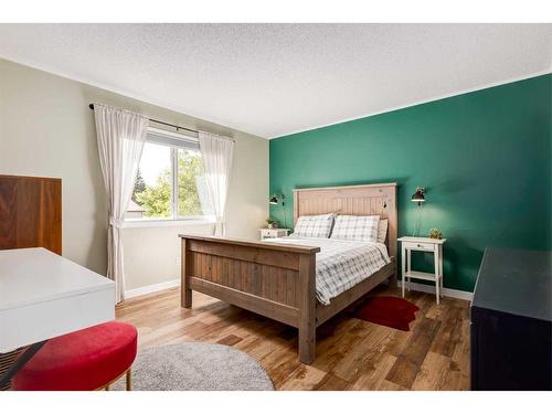 121 Sunmills Drive Se, Calgary, AB - Indoor Photo Showing Bedroom