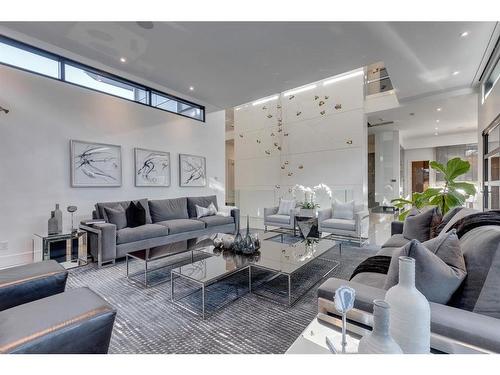 1415 Beverley Place Sw, Calgary, AB - Indoor Photo Showing Living Room